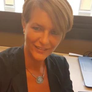 Alessandra_HRSpecialist_onyx